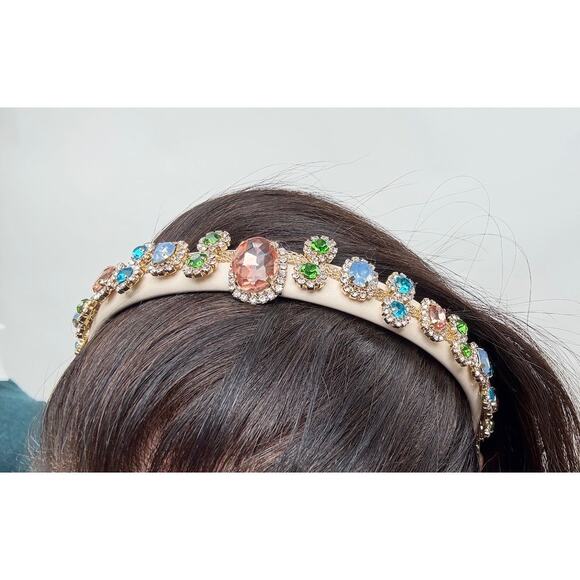 One of a Kind Handmade Bridal Decorative Headband – Artisanal Statement Piece main image 4